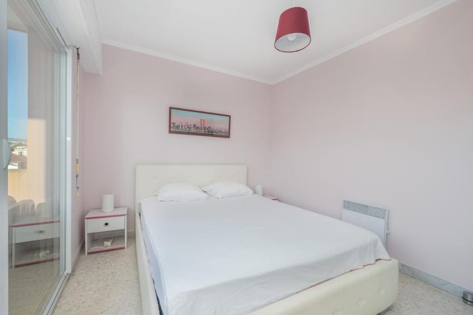 Appartement T2 Juan les Pins proche de la mer Apartment in Antibes