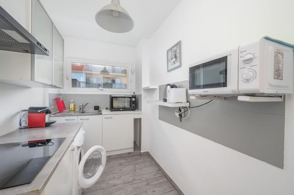 Appartement T2 Juan les Pins proche de la mer Apartment in Antibes