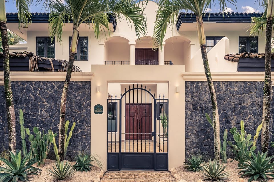 Property building, Facade/entrance