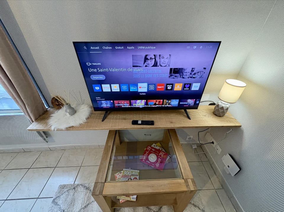 Communal lounge/ TV room, TV and multimedia, internet