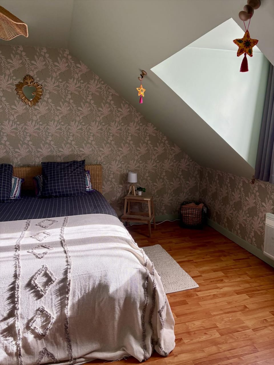 Photo of the whole room, Bedroom, Inner courtyard view