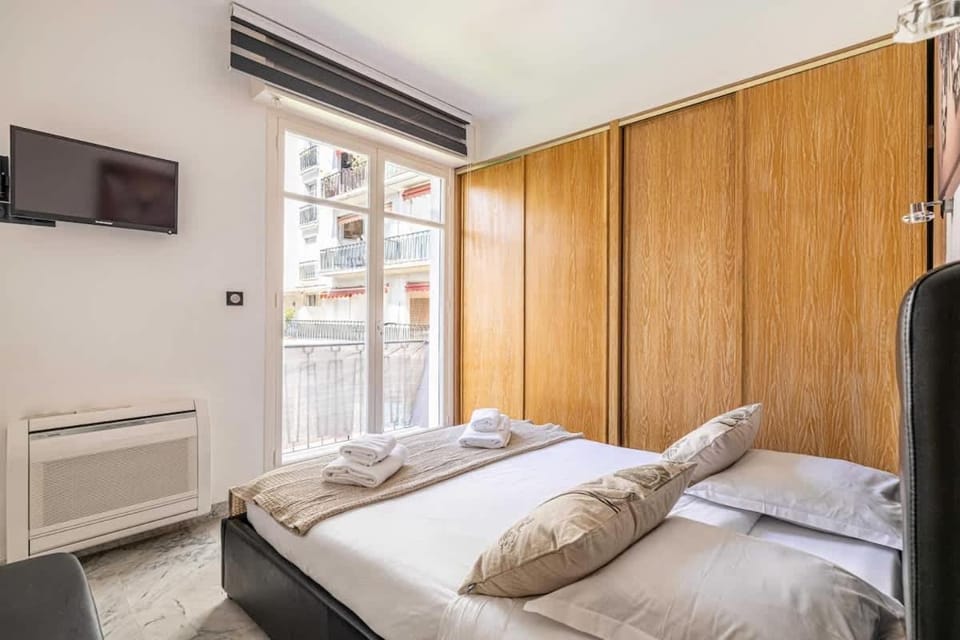 Charming 2BR Apartment 3 minutes from the sea Apartment in Cannes