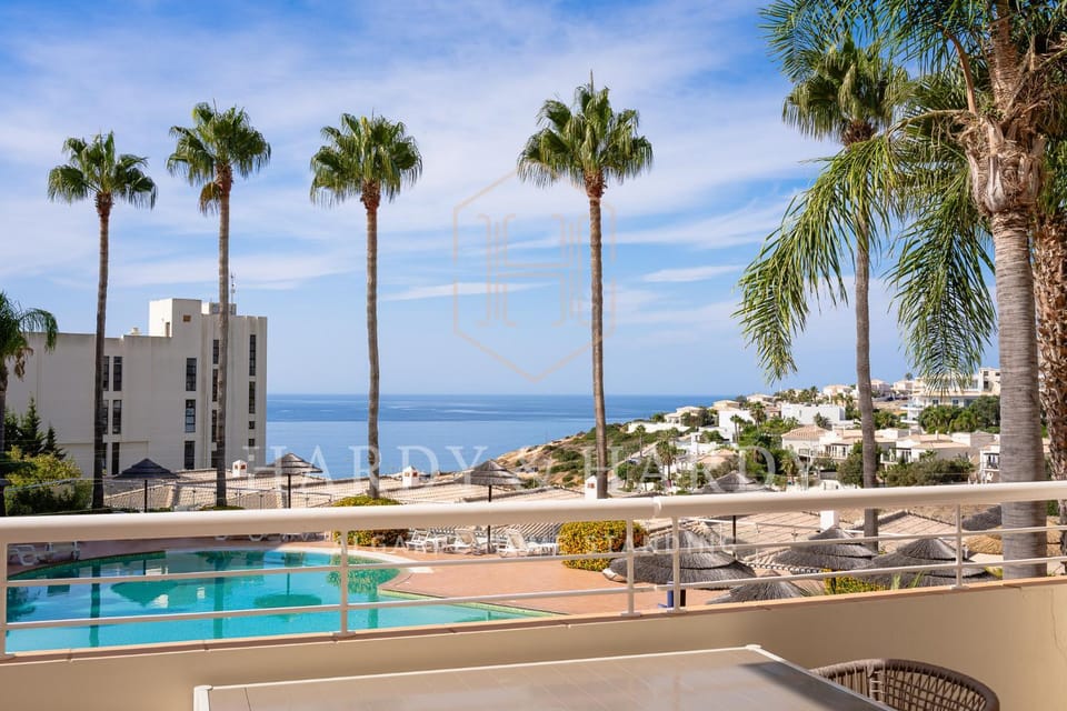 Pool view, Sea view