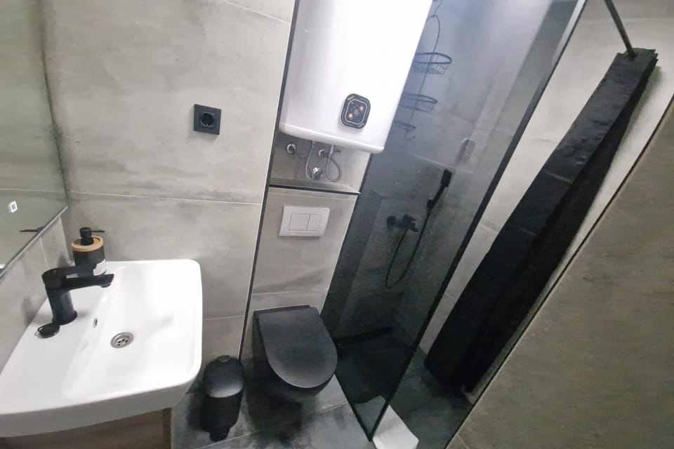 Shower, Toilet, Bathroom