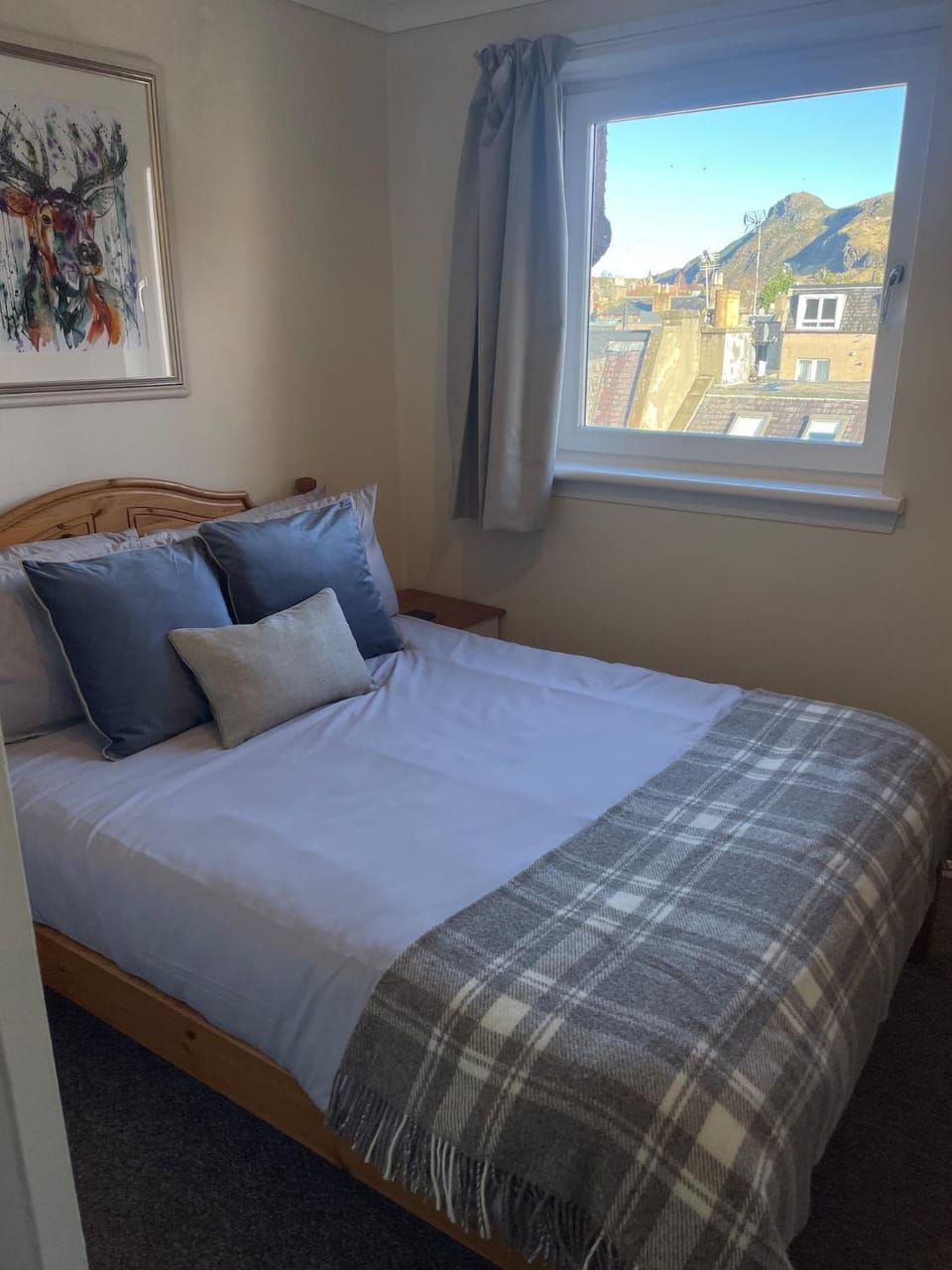 Welcoming and Homely 2 Bed in Central Location Apartment in Edinburgh