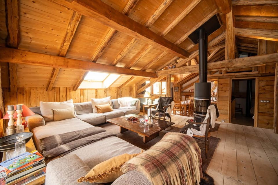 Living room, fireplace