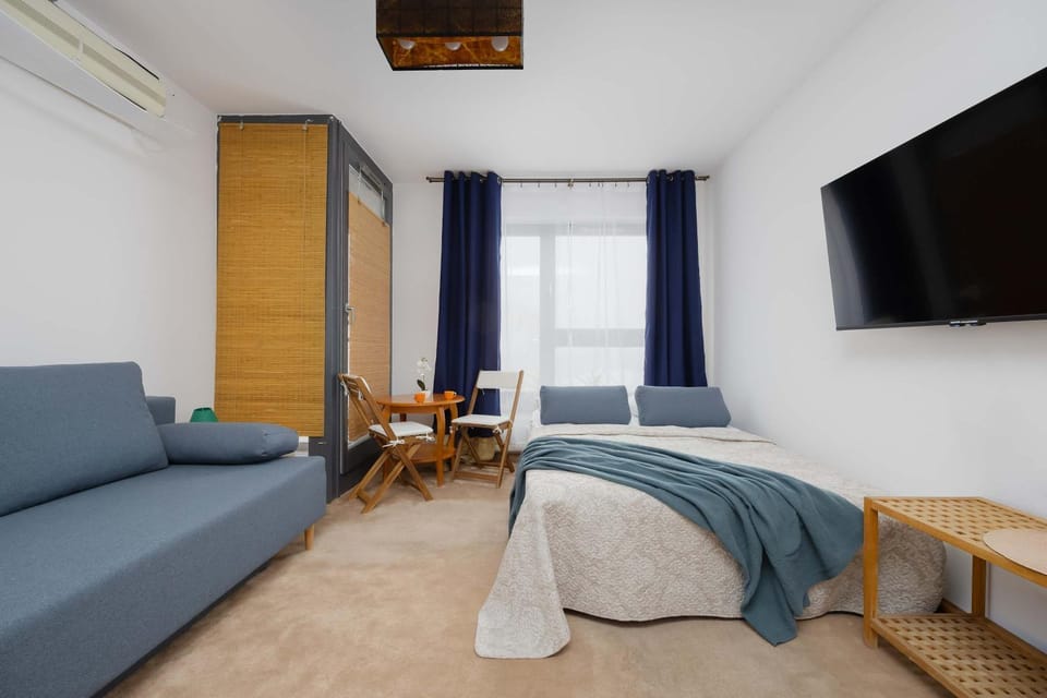 Bed, Living room, Photo of the whole room
