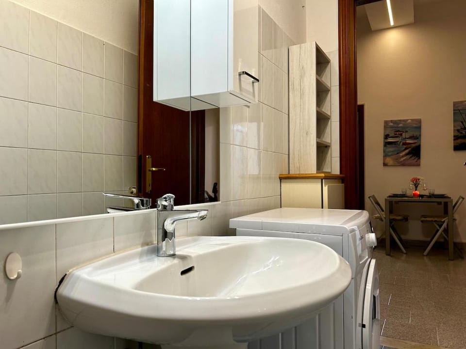 Remolari, Two-room apartment in the historic center Apartment in Chiavari