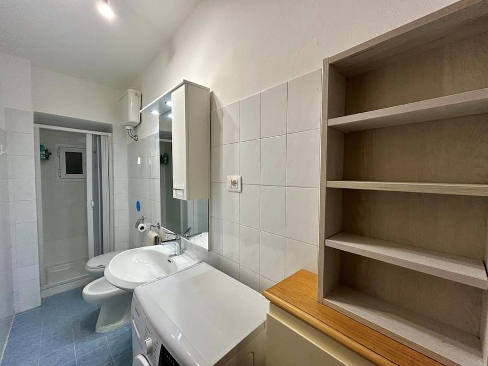 Remolari, Two-room apartment in the historic center Apartment in Chiavari