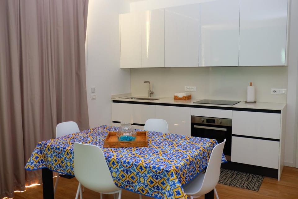 Property building, Kitchen or kitchenette, Living room