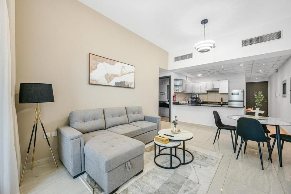 Communal lounge/ TV room, TV and multimedia, Kitchen or kitchenette, Living room, Seating area, Dining area, Evening entertainment