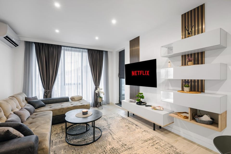 Plovdiv Luxury 1BR * Free Parking * Rowing Base Apartment in Plovdiv