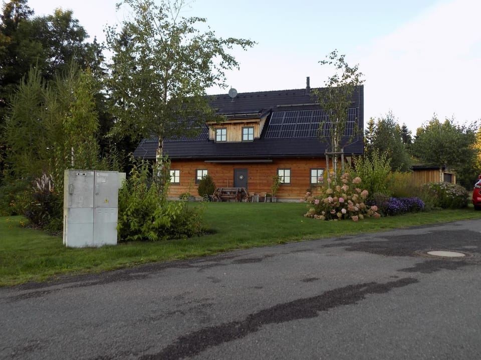 Garden, Garden view, Street view