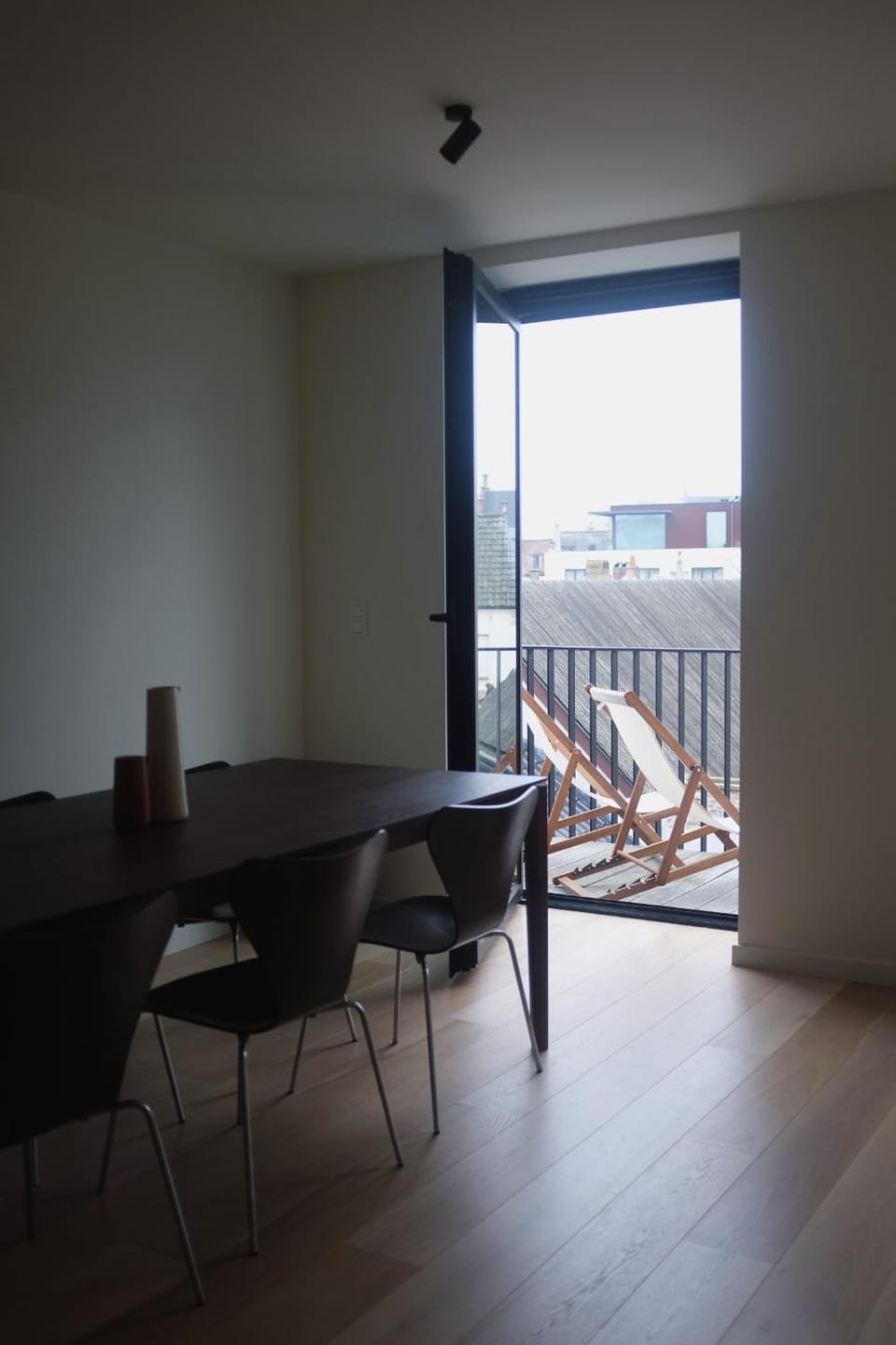 Design appartement met zonnig terras bij Gravensteen Apartment in Ghent