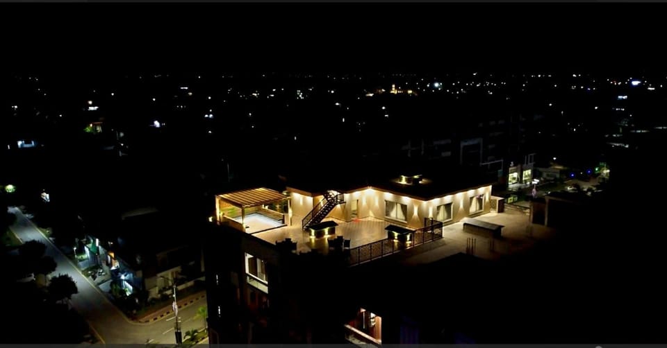 Royal Galaxy SkyView Penthouse Near Airport & Motorway Apartment in Islamabad