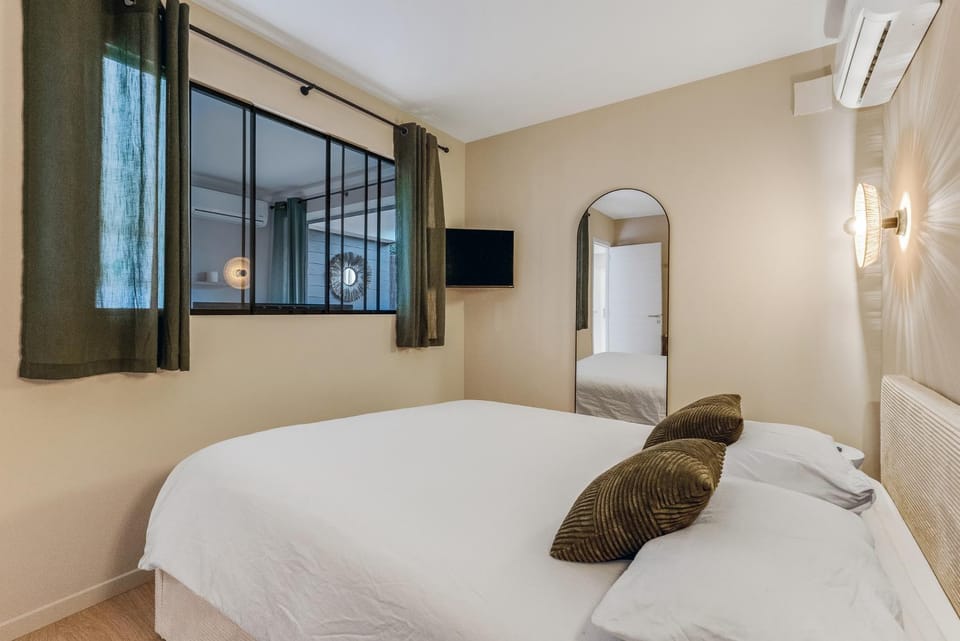 TV and multimedia, Photo of the whole room