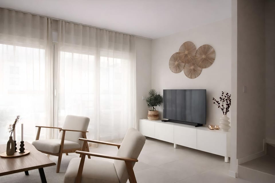 TV and multimedia, Living room, Seating area, Evening entertainment