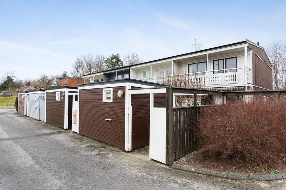 Spacious 4BR Home • Great for Families & Workers House in Gothenburg