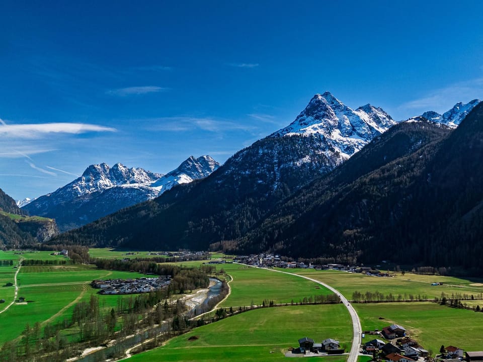Nearby landmark, Natural landscape