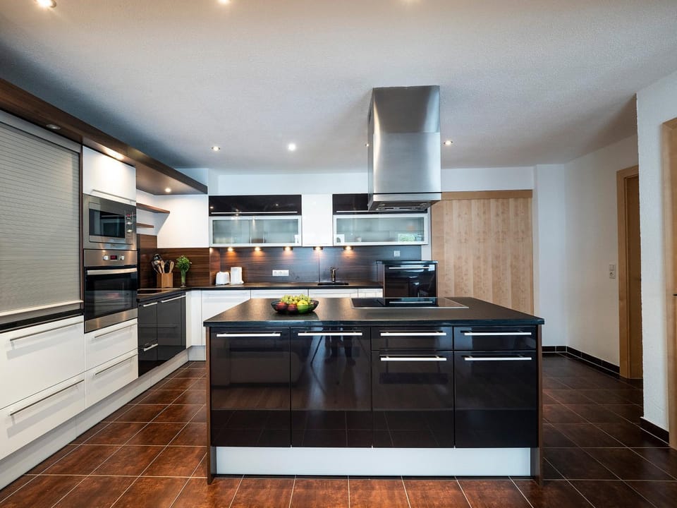 Kitchen or kitchenette, Dining area, oven, pet friendly, stove