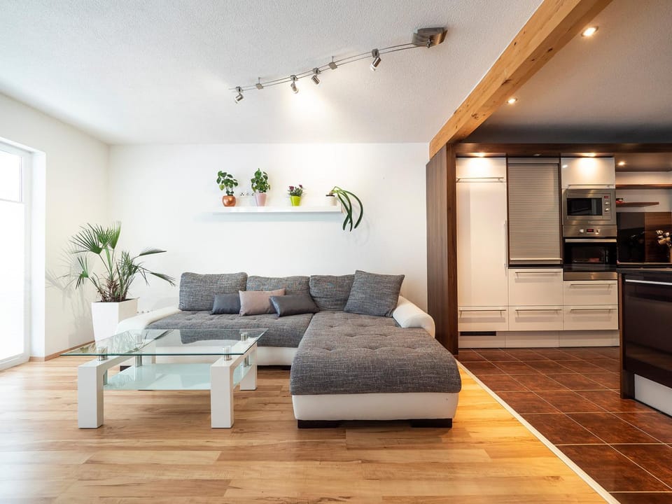Kitchen or kitchenette, Living room, Seating area, Dining area