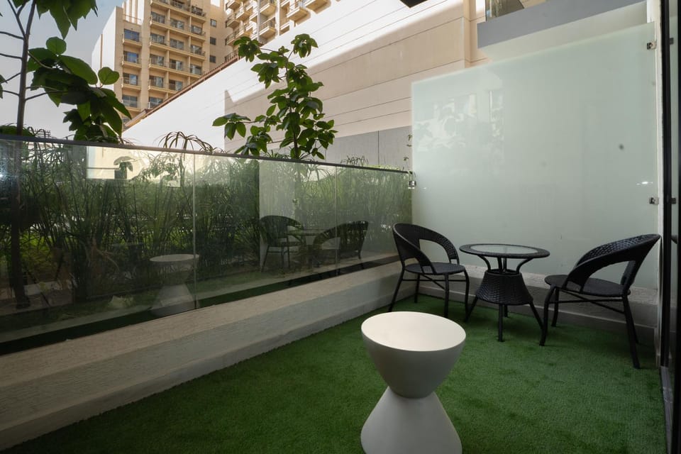 Balcony/Terrace, Garden view