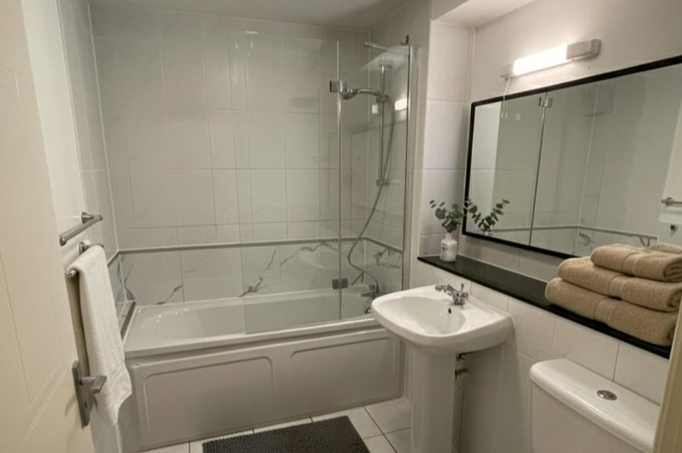 Bathroom, Bath, towels