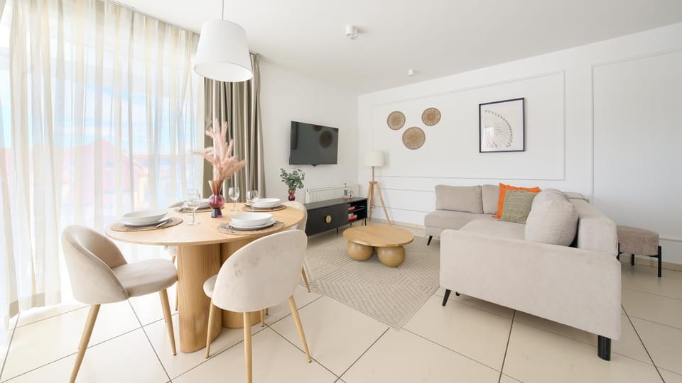 TV and multimedia, Living room, Dining area