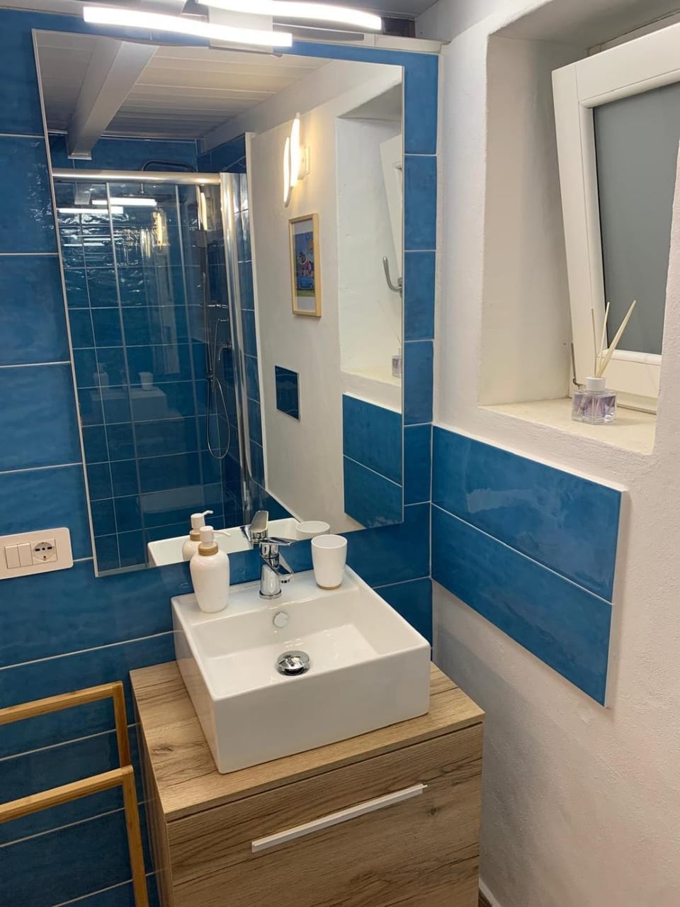 Shower, Bathroom, towels