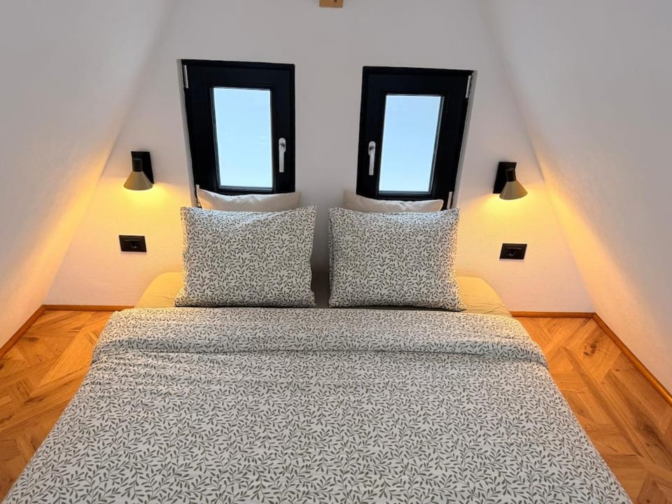 MooN by Sun&Moon Cabins Cabin in Prahova, Romania