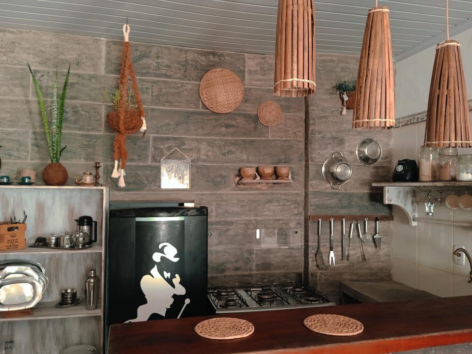 Coffee/tea facilities, Kitchen or kitchenette, stove