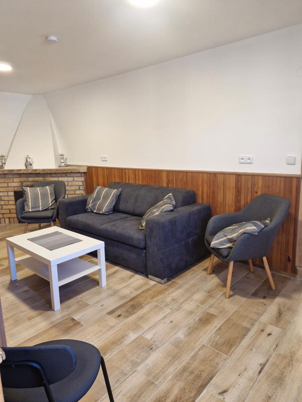 TV and multimedia, Kitchen or kitchenette, Living room, Seating area