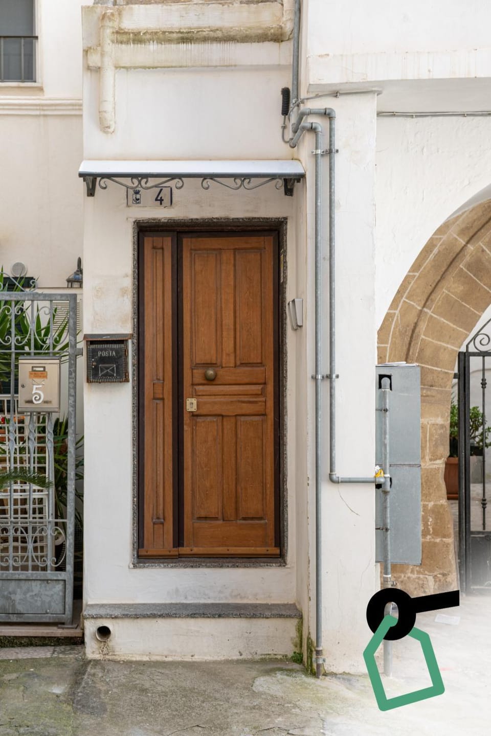 Facade/entrance