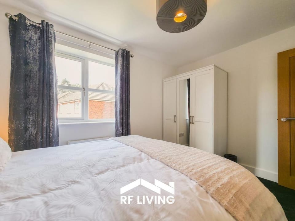 Pine Walk - 2bed house , Long Stays Discounted , Free Parking Apartment in Cleethorpes
