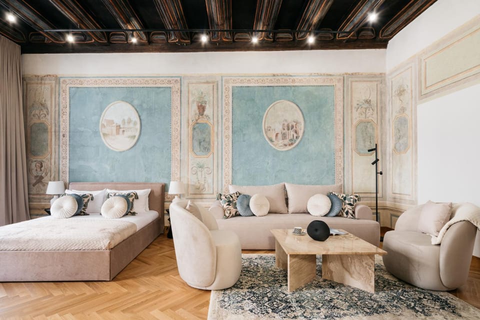 Bed, Day, View (from property/room), Living room, Photo of the whole room, Decorative detail, Seating area, Bedroom