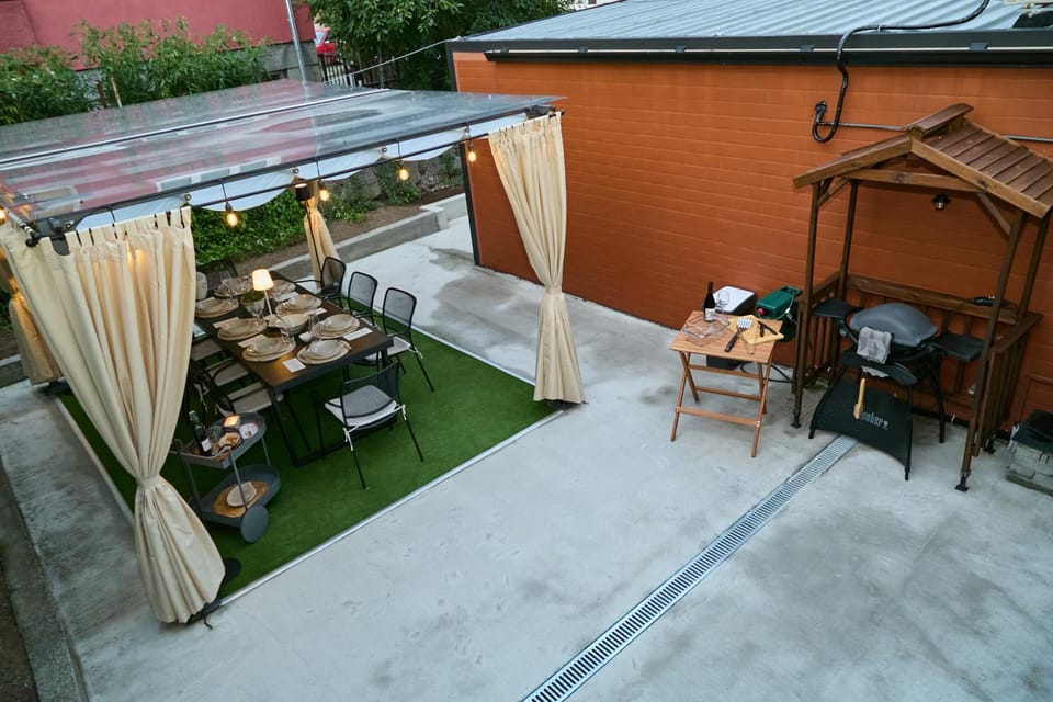 Patio, Day, BBQ facilities, Garden, Balcony/Terrace, Seating area
