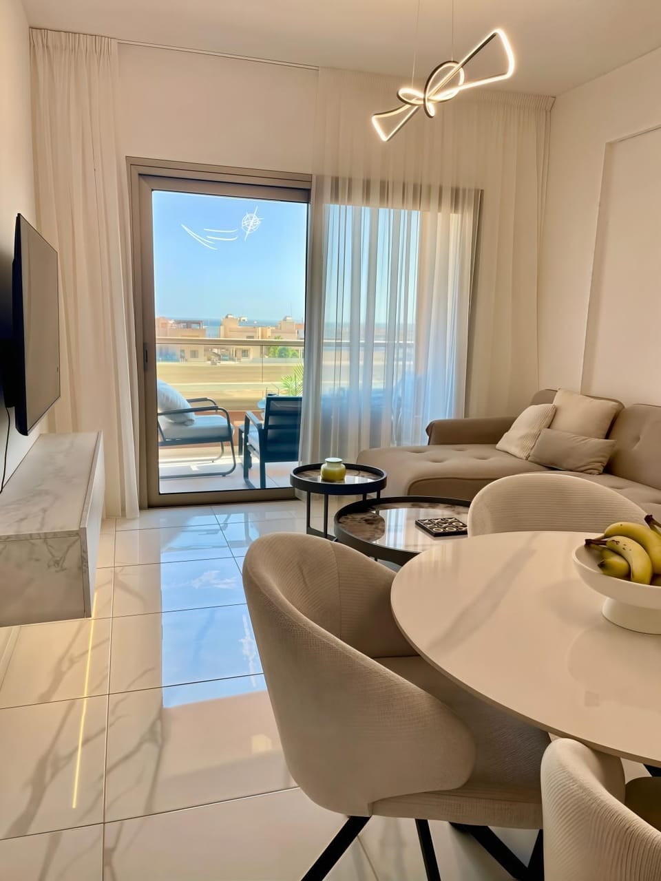 TV and multimedia, View (from property/room), Living room, Dining area, Sea view