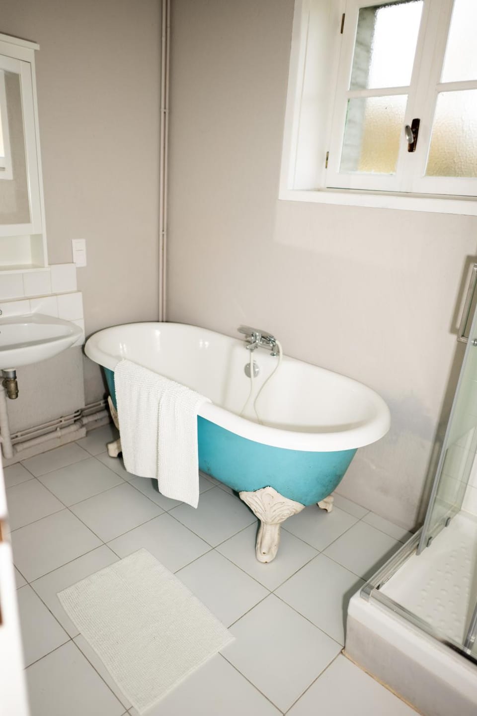 Shower, Bathroom, Bath, towels
