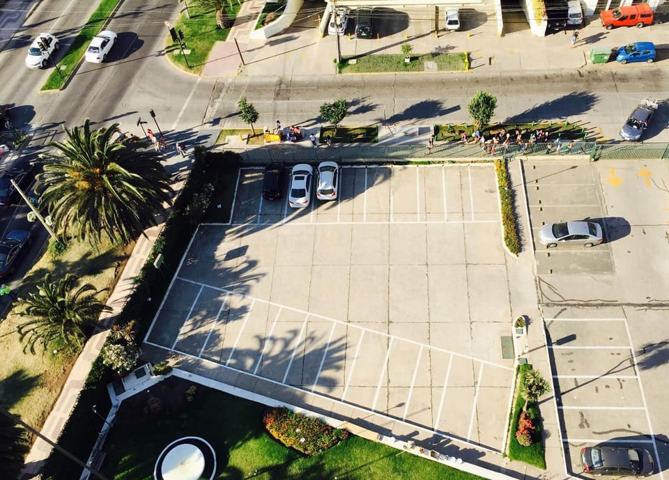 On site, Area and facilities