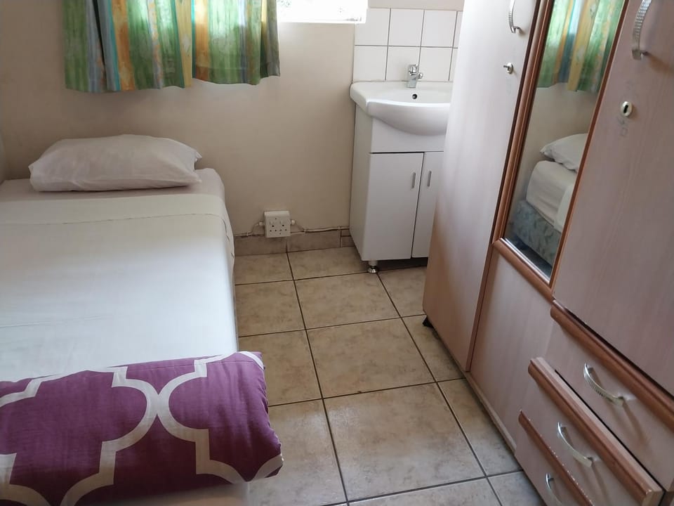Roullas gardens Bed and Breakfast in Pretoria