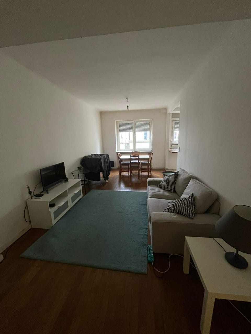 TV and multimedia, Living room, Seating area, Dining area