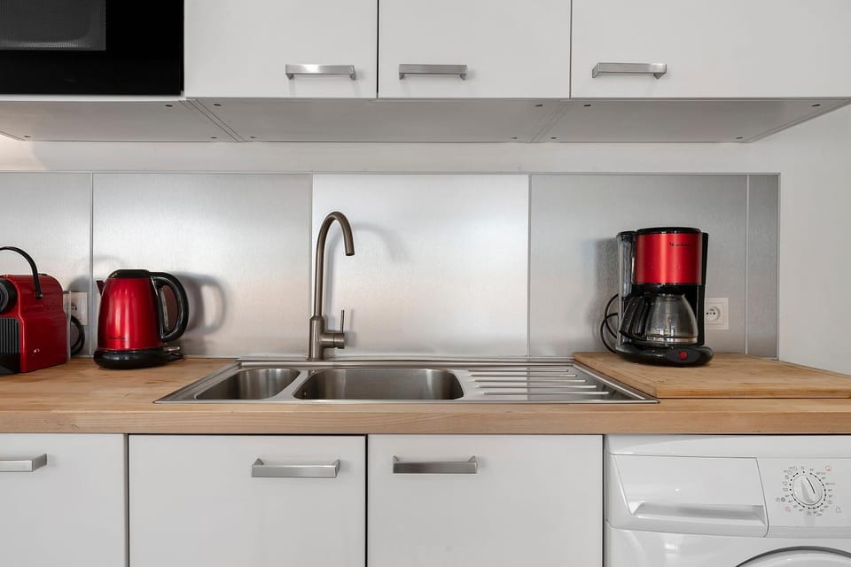 Kitchen or kitchenette, Living room