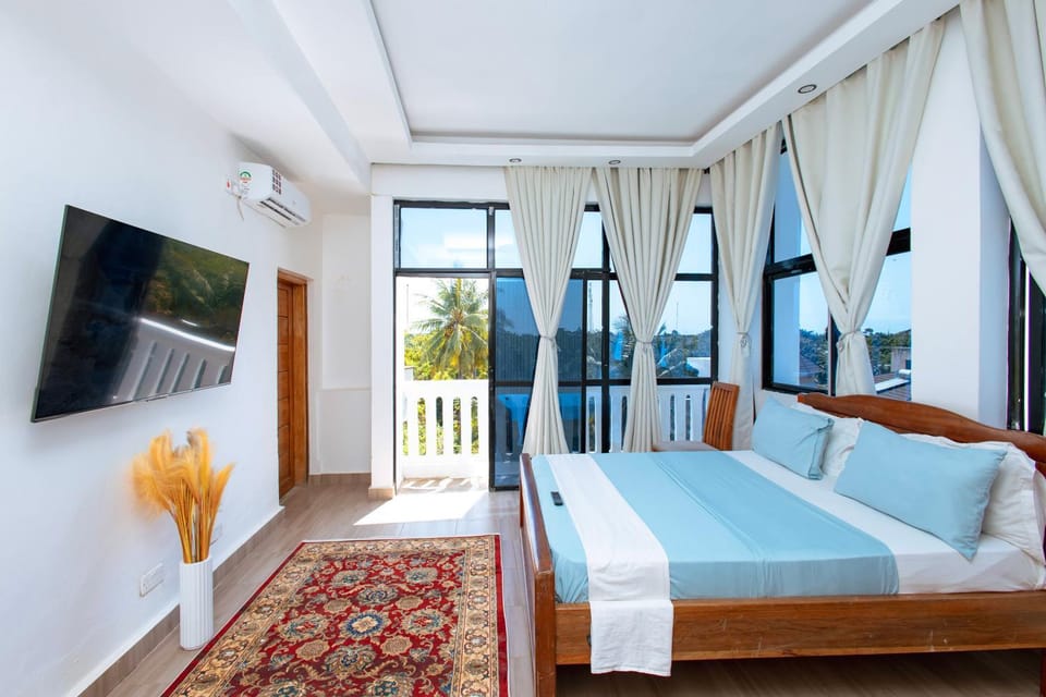 Diani Luxe Penthouse Retreat ,600m to the Beach and Stunning Views Apartment in Kenya