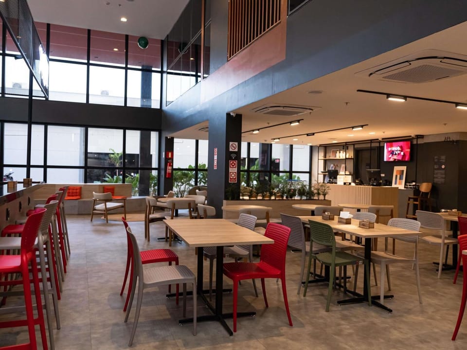 Property building, Restaurant/places to eat