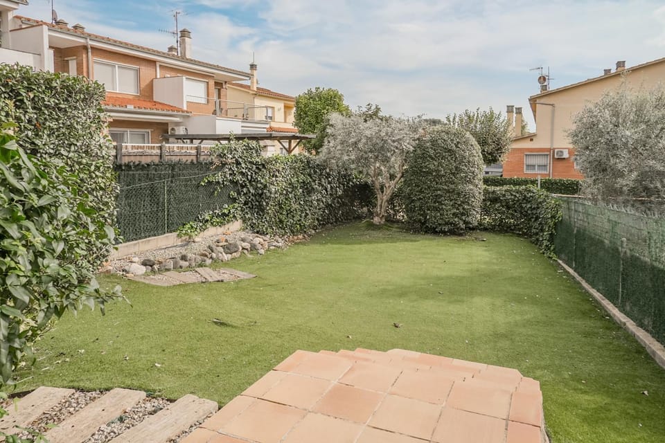 Casa con jardín en Besalú, ideal para familias House in Garrotxa
