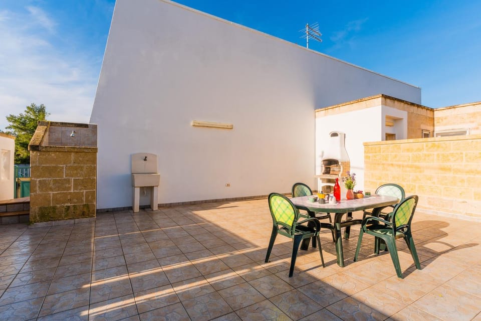 Patio, Dining area