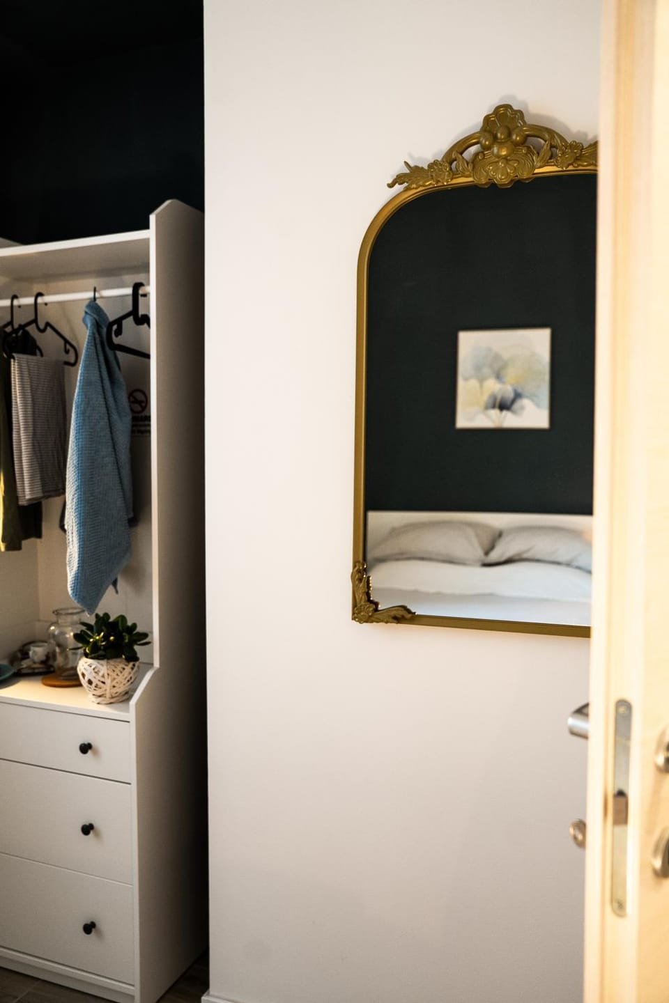 Bed, Photo of the whole room, Bedroom, wardrobe