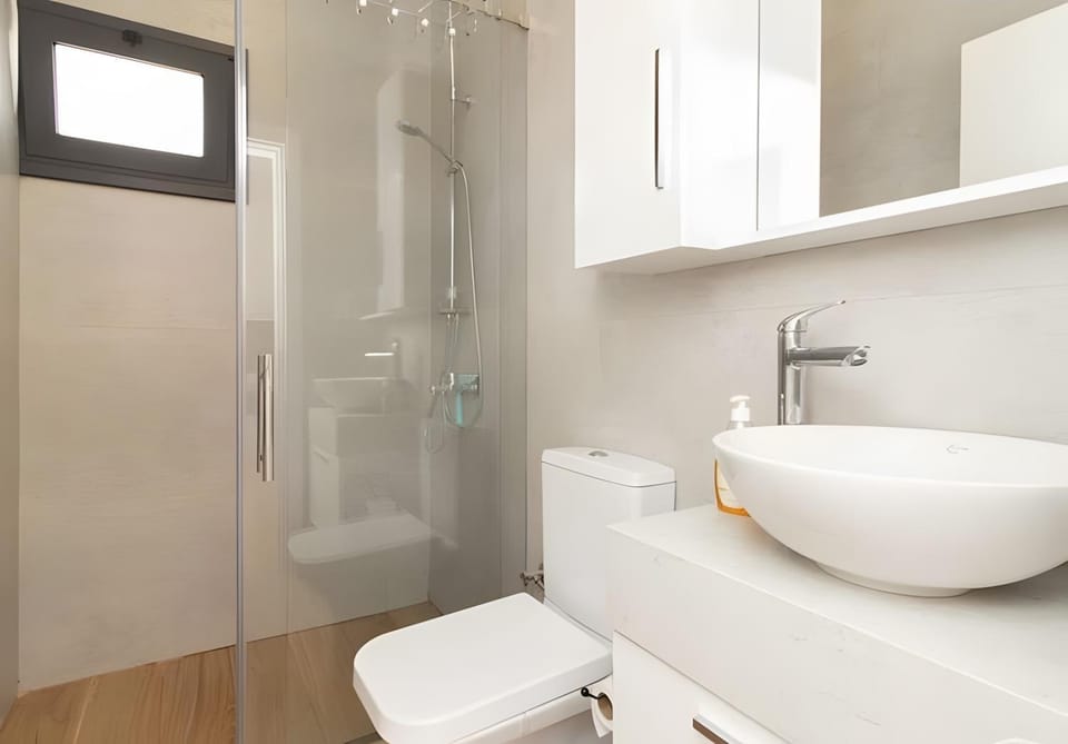 Bathroom, Living room