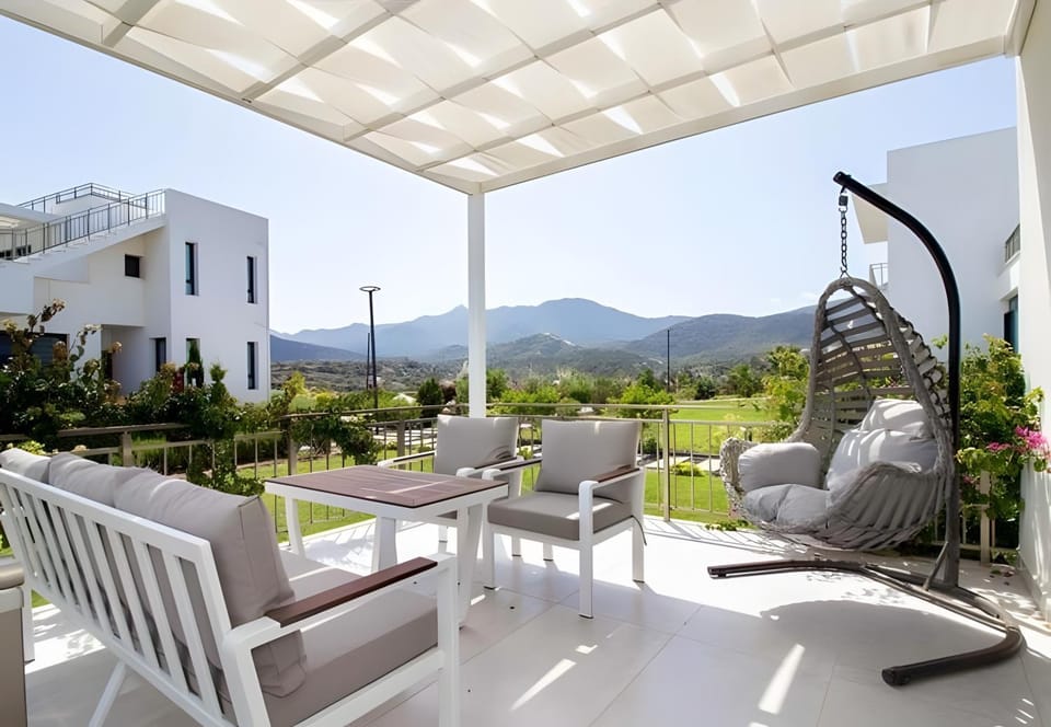 Property building, Balcony/Terrace, Living room