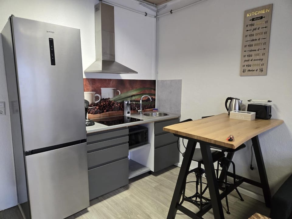 Kitchen or kitchenette, Living room